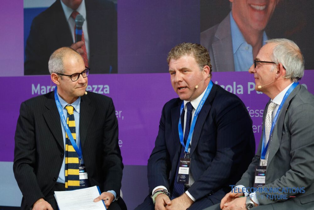 Panel – Antennas and 5G, scientific outreach among citizens